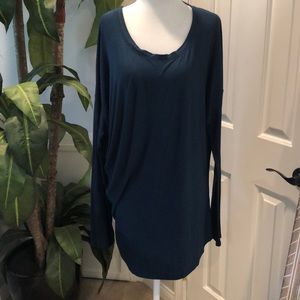 Athleta Long Sleeve T